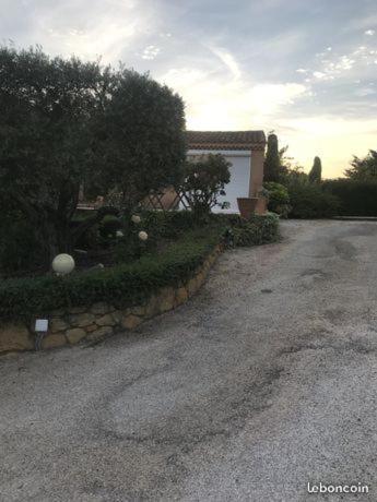 STUDIO 30 m² Lançon-Provence Exterior foto